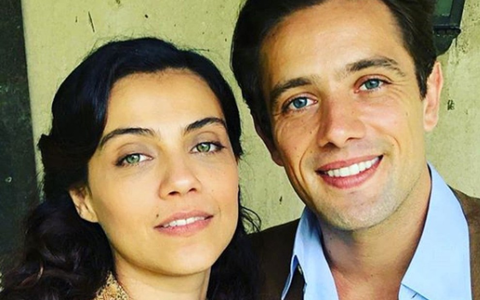 Letícia Persiles e Rafael Cardoso caracterizados como Maristela e Danilo de Espelho da Vida - Reprodução/Instagram