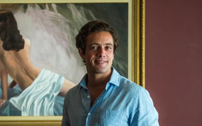 Daniel (Rafael Cardoso) aparecerá em um museu nesta semana em cena de Espelho da Vida - Raquel Cunha/TV Globo