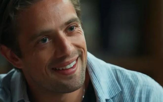 Daniel (Rafael Cardoso) terá certeza de que encontrou seu amor da vida passada em Espelho da Vida - Reprodução/TV Globo