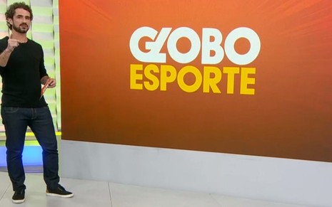 Felipe Andreoli no comando do Globo Esporte SP de quarta (12): derrotado pelo Balanço Geral - REPRODUÇÃO/TV GLOBO