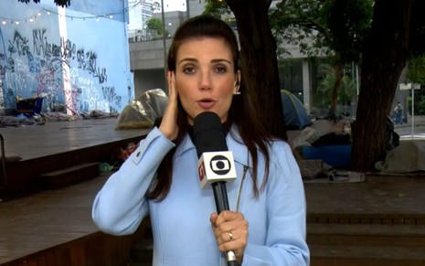 A repórter Sabina Simonato foi duramente criticada por telespectadores do Bom Dia São Paulo hoje (6) - Reprodução/Globo