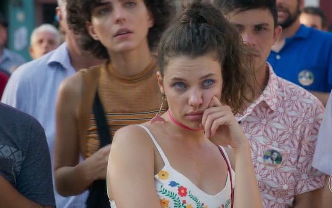 Lourdes Maria (Bruna Linzmeyer) vai dar 'rolêzinho' em São Paulo para viver novas aventuras na novela - Fotos: Reprodução/TV Globo