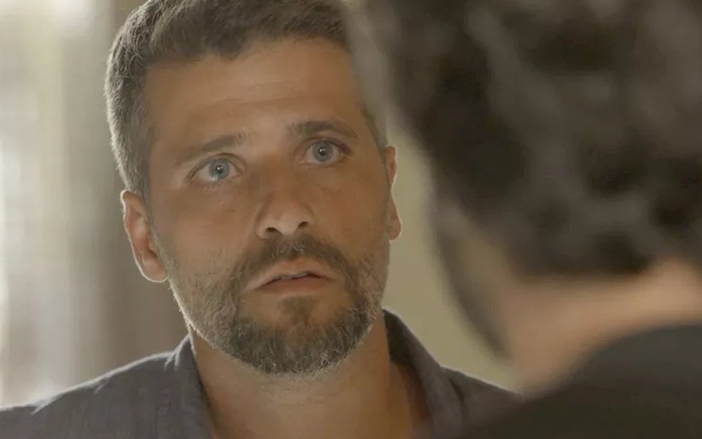 Gabriel (Bruno Gagliasso) terá que abrir mão do casamento para liderar irmandade em O Sétimo Guardião - Reprodução/TV Globo