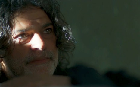 León (Eduardo Moscovis) se revelará Murilo e tentará o perdão do pai em O Sétimo Guardião - Reprodução/TV Globo