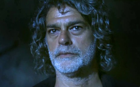 León (Eduardo Moscovis) será reconhecido após revelar sua verdadeira identidade em O Sétimo Guardião - Reprodução/TV Globo