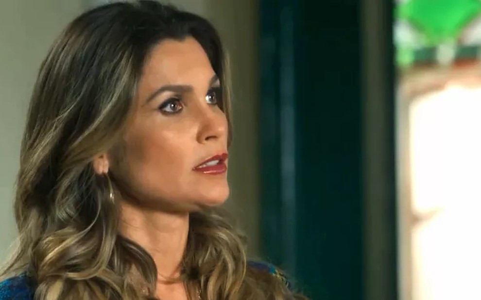 Rita de Cássia (Flávia Alessandra) deixará uma carta misteriosa antes de sumir em O Sétimo Guardião - Reprodução/TV Globo