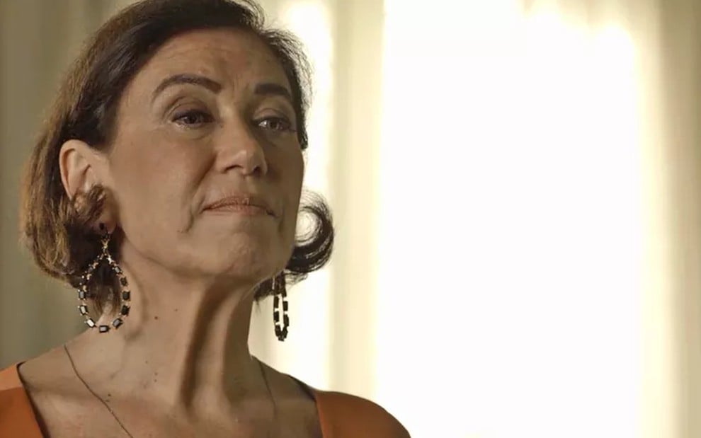 Valentina (Lilia Cabral) invadirá casa para acabar com o ex-sócio em O Sétimo Guardião - Reprodução/TV Globo