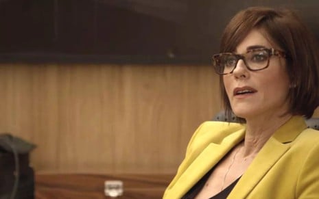 Christiane Torloni em cena de O Tempo Não Para: atriz só quer casos extraconjugais na ficção - Fotos: Reprodução/TV Globo