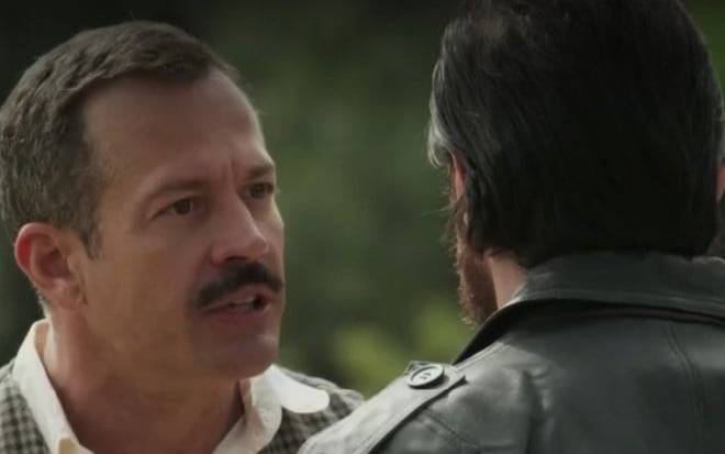 Brandão (Malvino Salvador) ameaçará Xavier (Ricardo Tozzi) com espada em Orgulho e Paixão - Reprodução/TV Globo