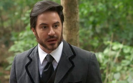 Xavier (Ricardo Tozzi) sacará arma durante julgamento em cena de Orgulho e Paixão - Reprodução/TV Globo