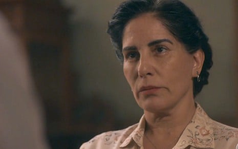 Lola (Gloria Pires) em cena de Éramos Seis, novela das seis da Globo