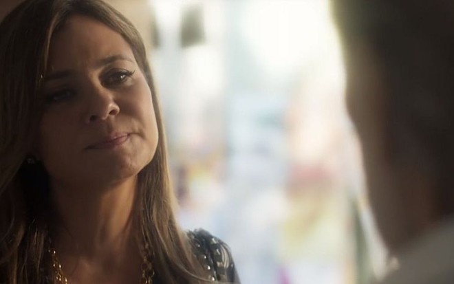 Laureta (Adriana Esteves) terá acerto de contas com o pai nos próximos capítulos de Segundo Sol - Reprodução/TV Globo