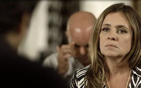 Laureta (Adriana Esteves) será acusada de tráfico de drogas em Segundo Sol - Reprodução/TV Globo