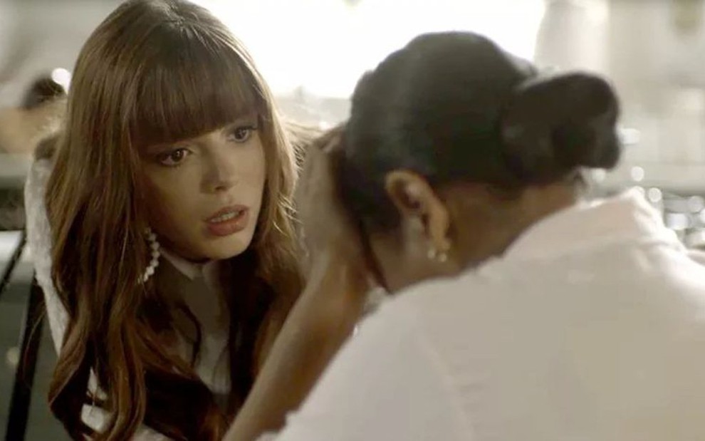 Rochelle (Giovanna Lancellotti) descobrirá que tentou seduzir o tio em Segundo Sol - Reprodução/TV Globo
