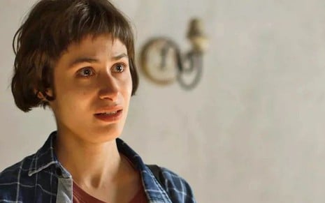 Manuela (Luisa Arraes) ouvirá a versão da mãe sobre a fuga em cena de Segundo Sol - Reprodução/TV Globo