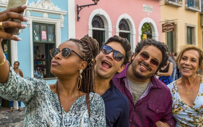 Roberta Rodrigues, Armando Babaioff, Luis Lobianco e Arlete Salles em gravação no Pelourinho - João Cotta/TV Globo