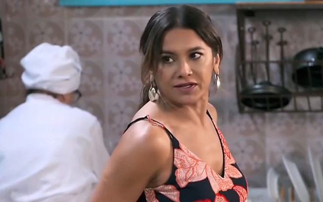 Janaína (Dira Paes) vai ficar em choque ao saber da maldade do filho no final de Verão 90 - Reprodução/TV Globo
