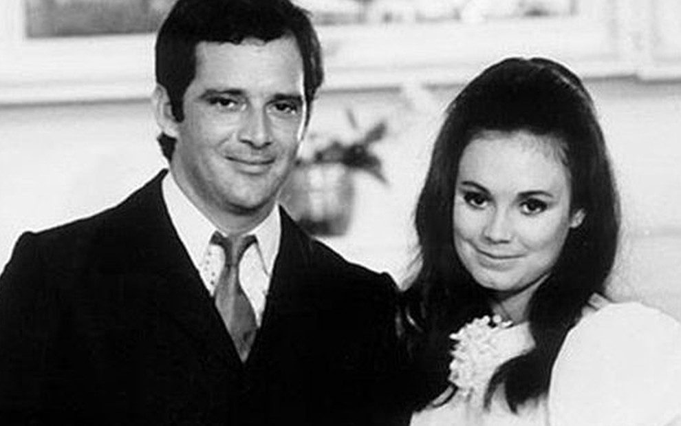 Cláudio Marzo (Marcelo) e Regina Duarte (Andréa) eram os protagonistas de Véu de Noiva (1969) - Reprodução/TV Globo