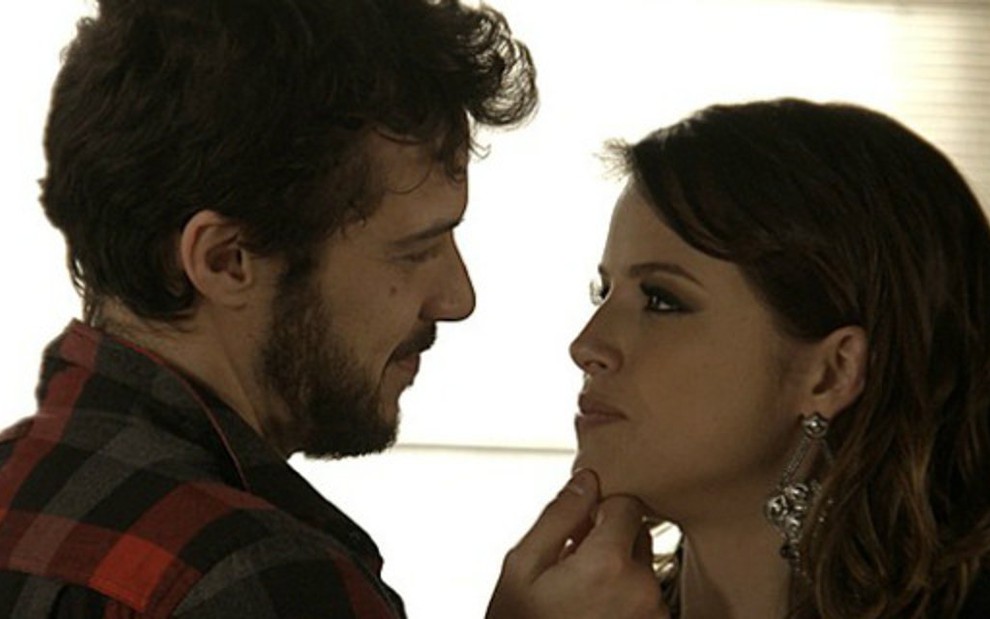 Camila (Agatha Moreira) e Giovanni (Jayme Matarazzo) terão final feliz em Haja Coração - Reprodução/Globo