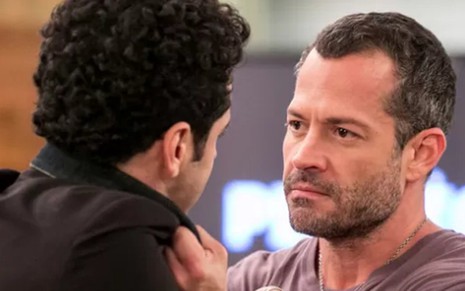 João Baldasserini (Beto) e Malvino Salvador (Apolo) em cena de Haja Coração, da Globo - Isabella Pinheiro/TV Globo