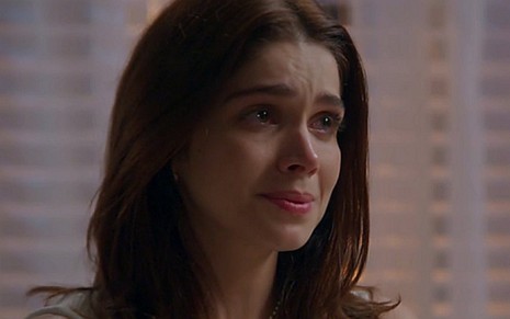 Sabrina Petraglia (Shirlei) em cena de Haja Coração; personagem será presa injustamente - Reprodução/TV Globo