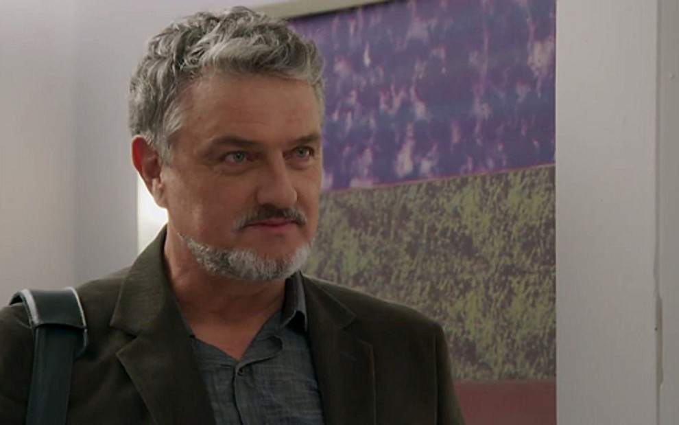 Werner Schünemann (Guido) em cena de Haja Coração; personagem ficou 20 anos sumido - Reprodução/TV Globo