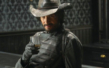 O ator Rodrigo Santoro como o pistoleiro Hector Escaton em cena da série Westworld, da HBO - Divulgação/HBO
