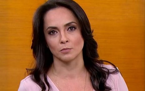 Izabella Camargo no Hora 1 de 14 de agosto, quando a jornalista teve um apagão no ar - Reprodução/GloboNews