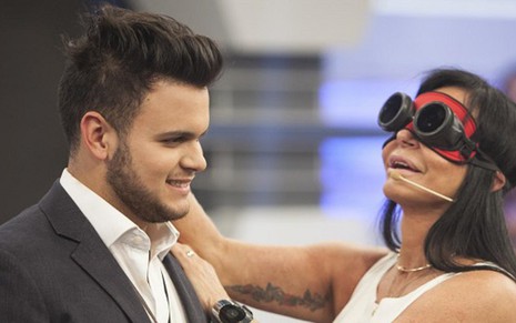 Após cinco anos separados, Gretchen reencontra seu filho no palco do Hora do Faro - Edu Moraes/Record TV