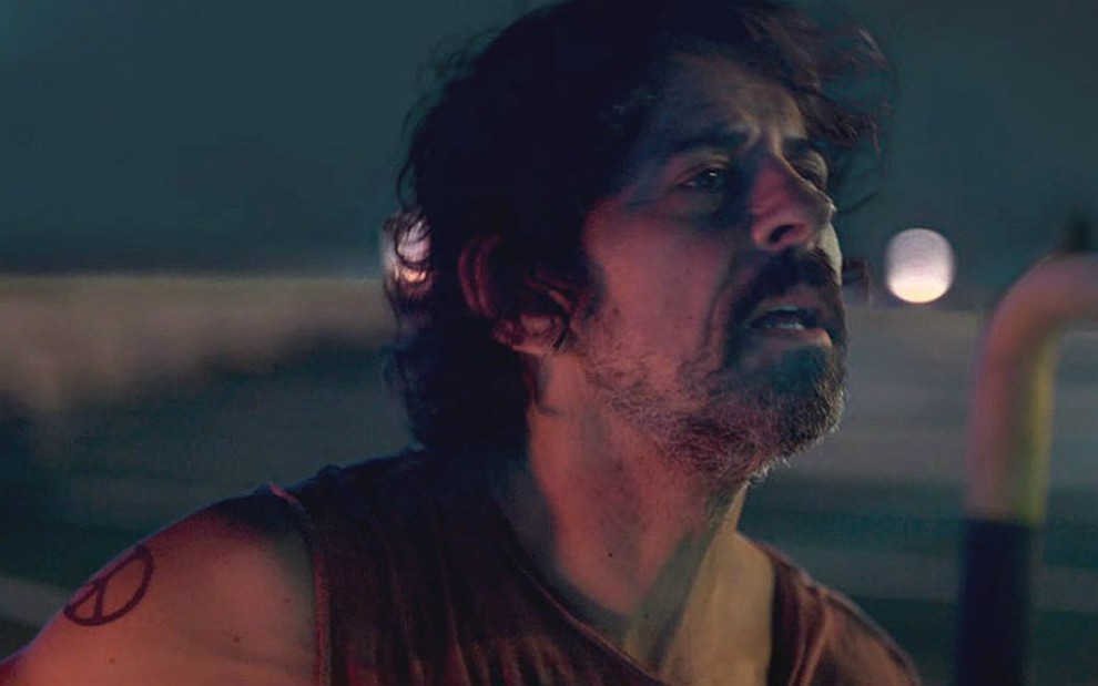 Taumaturgo Ferreira em cena de Ilha de Ferro, durante uma alucinação do personagem Buda - Reprodução/TV Globo