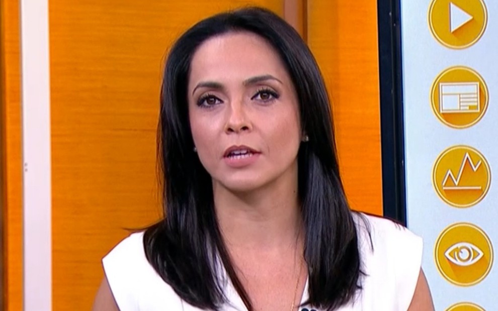 Izabella Camargo no estúdio do telejornal Hora 1 em São Paulo; jornalista se afastou do trabalho