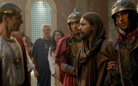 Barrabás (André Gonçalves) será capturado e ferido por soldados romanos na novela Jesus - Reprodução/Record