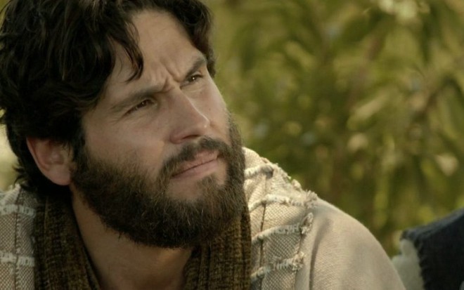 Jesus (Dudu Azevedo) não vai cair em armadilha de Caifás (Eucir de Souza) na novela bíblica da Record - Reprodução/RecordTV