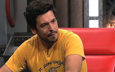 O ator João Vicente de Castro durante entrevista no programa A Máquina, da TV Gazeta - Reprodução/A Máquina