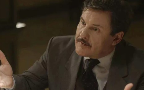O ator Antonio Calloni caracterizado como o personagem Júlio no remake de Éramos Seis, novela das seis da Globo