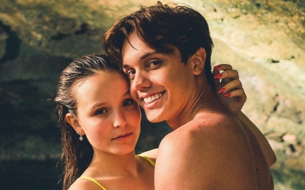 A atriz Larissa Manoela e o namorado Leo Cidade; vídeo íntimo atribuído ao casal circula nas redes sociais - REPRODUÇÃO/INSTAGRAM