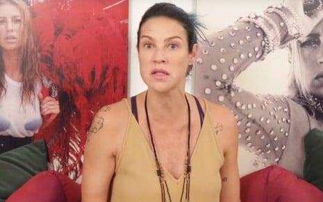Luana Piovani em vídeo de seu canal do YouTube no qual fala sobre o papel em O Sétimo Guardião - REPRODUÇÃO/YOUTUBE