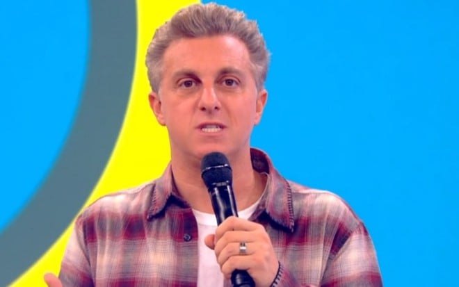 Luciano Huck no Caldeirão deste sábado (8); encerramento do programa confundiu telespectadores - REPRODUÇÃO/TV GLOBO