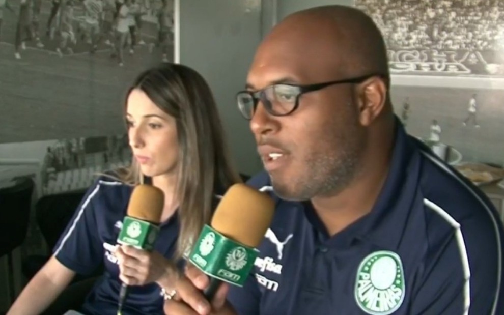 Com Luiz Carlos Jr. e Alessandra Colturato, o Palmeiras fez uma narração ao vivo do confronto contra o CSA nesta quarta (1º) - REPRODUÇÃO/TV PALMEIRAS