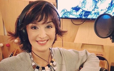 Mabel Cezar é a primeira mulher a ser contratada para ser voz padrão de uma emissora da TV aberta - DIVULGAÇÃO