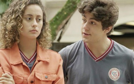 Maria Alice (Alice Milagres) pensará em terminar o namoro com Alex (Daniel Rangel) em Malhação - Reprodução/TV Globo
