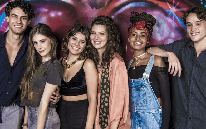 Os atores protagonistas de Malhação - Toda Forma de Amar, que estreia na Globo nesta terça (16) - Fotos: Estevam Avellar/TV Globo