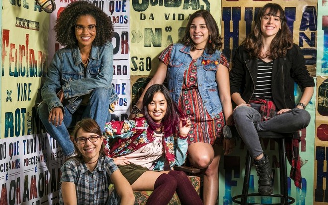As cinco protagonistas de Malhação - Viva a Diferença (2017); elenco retornará em spin-off As Five, no Globoplay - REPRODUÇÃO/ TV GLOBO