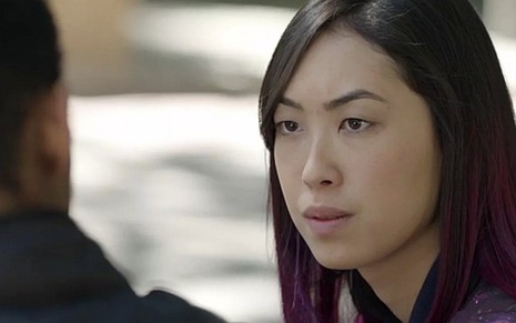 Tina (Ana Hikari) tentará evitar mudança para o Japão imposta pela mãe em Malhação - Reprodução/TV Globo