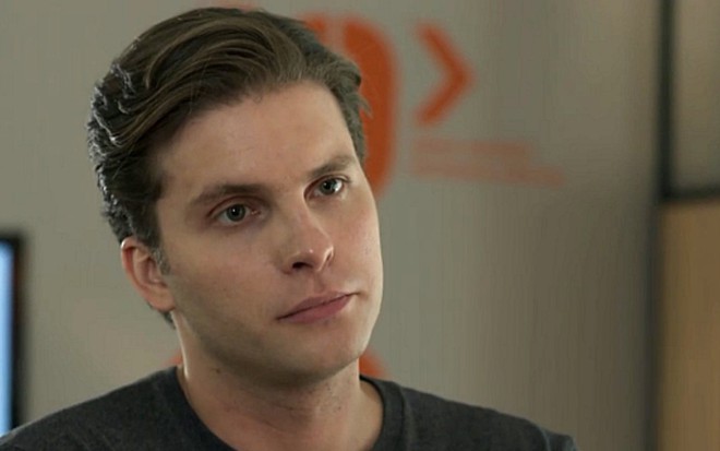 Thiago Fragoso (Caio) em cena de Malhação; treinador esconde má notícia de jogadores - Reprodução/TV Globo