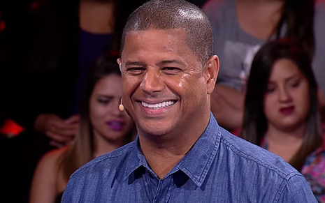 O ex-jogador Marcelinho Carioca gravou pilotos de um novo programa esportivo na RedeTV! - REPRODUÇÃO/REDETV