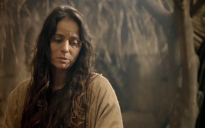 Maria (Cláudia Mauro) em capítulo da novela Jesus: boicote de adeptos do catolicismo - REPRODUÇÃO/RECORDTV