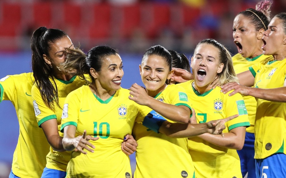 Lideradas por Marta (camisa 10), a Seleção Brasileira de futebol feminino bateu recordes na televisão - DIVULGAÇÃO/CBF