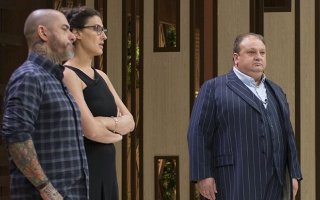 Henrique Fogaça, Paola Carosella e Erick Jacquin na edição de ontem (25) do MasterChef - Carlos Reinis/Band