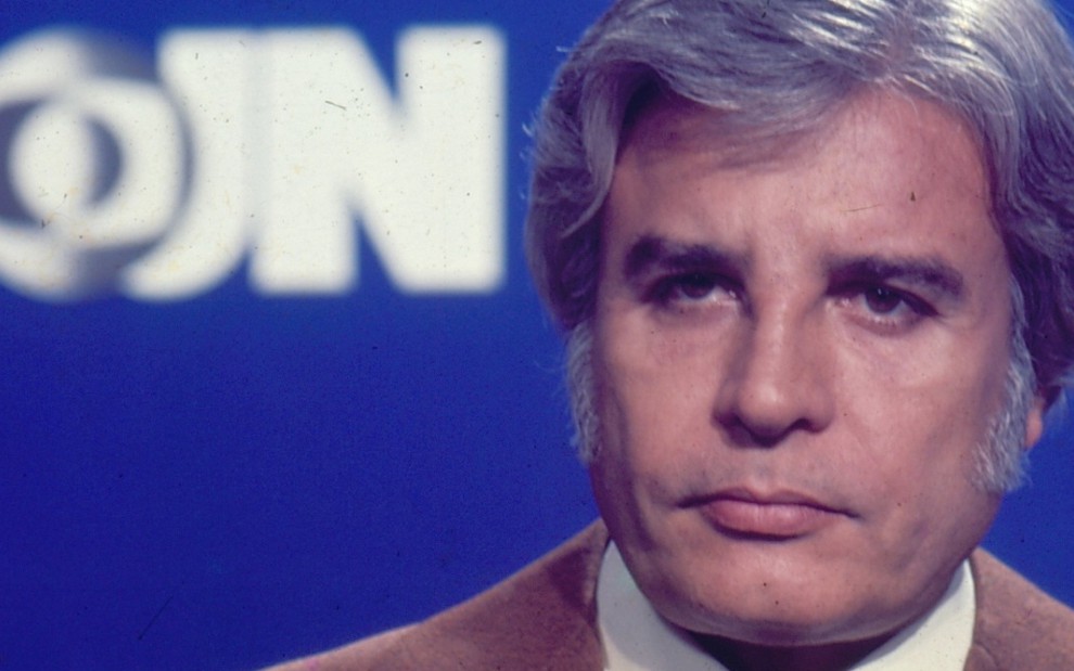 Cid Moreira apresentou o Jornal Nacional por 27 anos desde sua estreia em 1969 - Reprodução/TV Globo